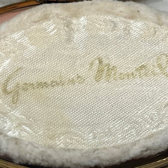 VTG Gold Tone Brass Monogramed Germaine Monteil Oval Powder Compact 2.5" - Picture 4 of 12